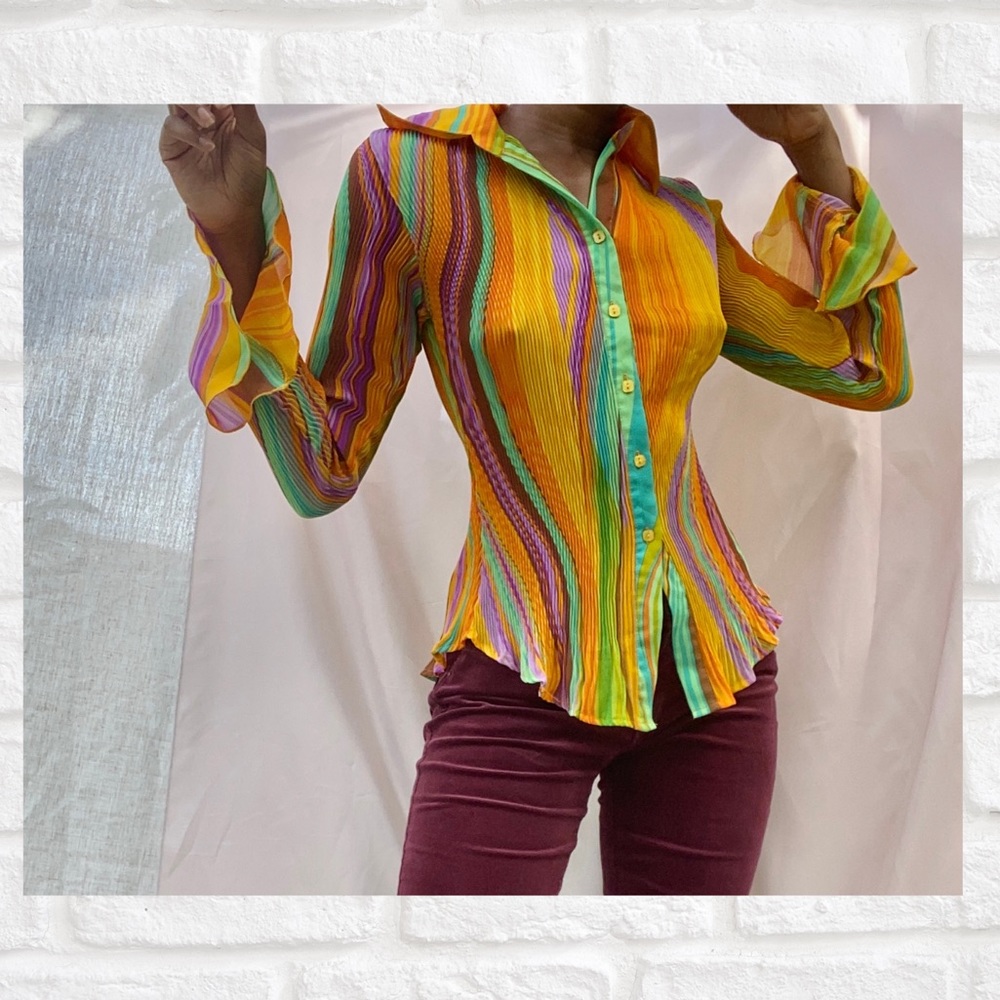 Multi-colored button up top - Picture 2 of 3